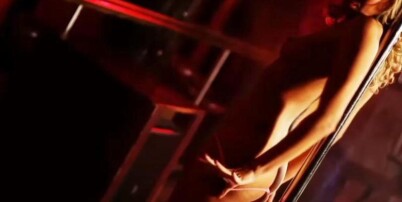 image: Åpnet strippebar og ny kjede med strippeklubber